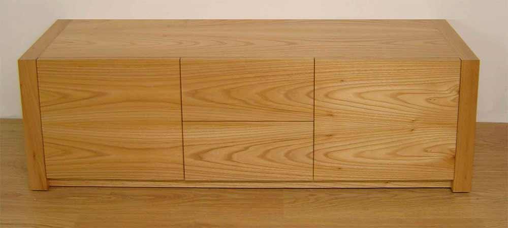 Các chuyên gia khuyên bạn nên làm tủ bếp bằng gỗ gì?