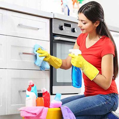 cach-ve-sinh-tu-bep-nhua